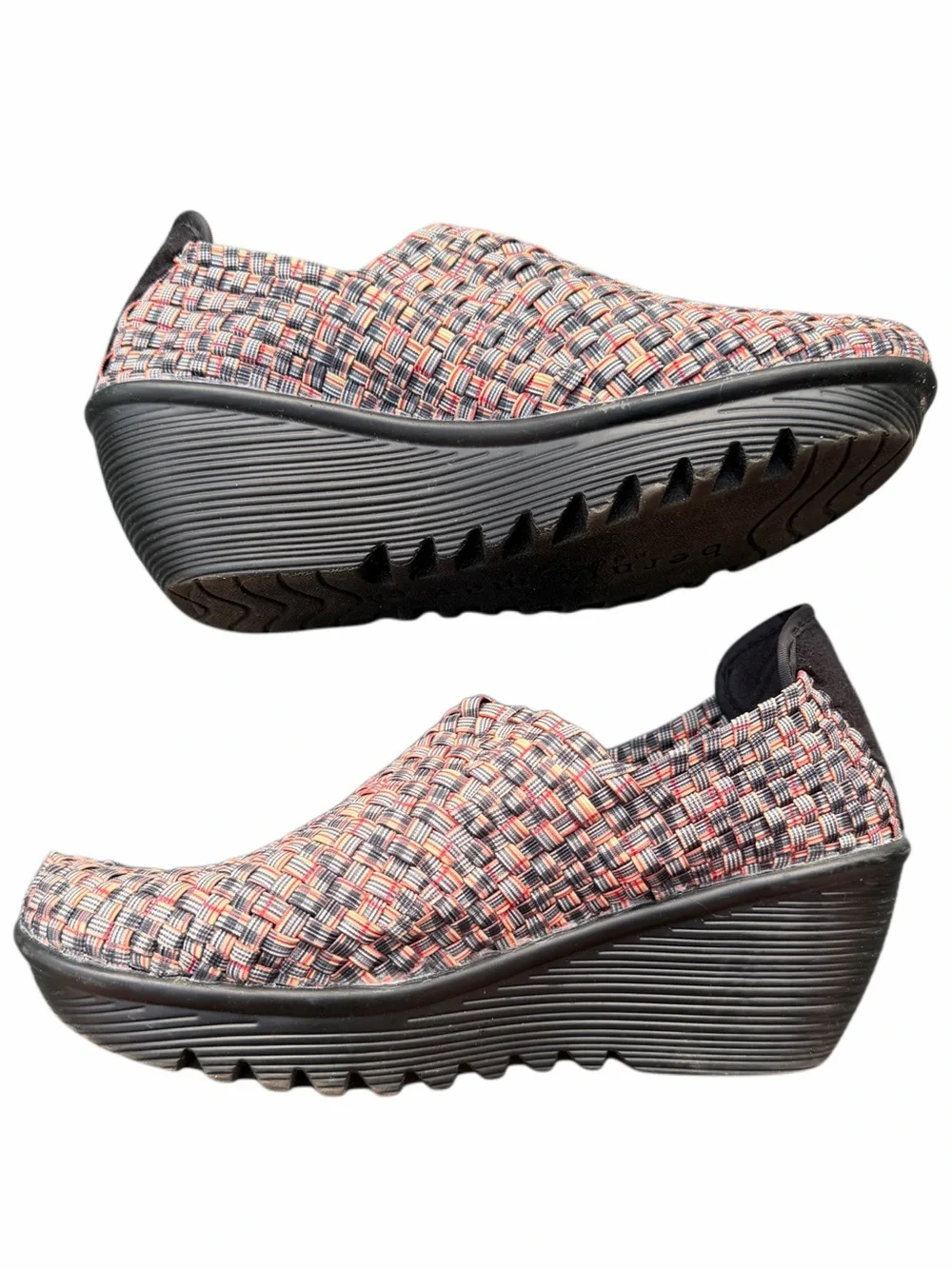 bernie mev. Multicolor Woven Slip-On Wedges — Black, Red, Tan